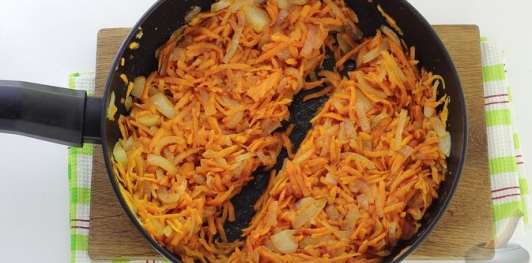 Фаршированные перцы с рисом, капустой и морковью