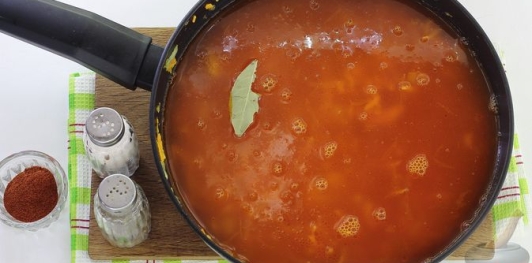 Фаршированные перцы с рисом, капустой и морковью