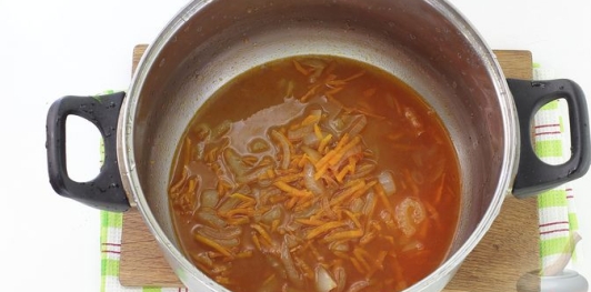 Фаршированные перцы с рисом, капустой и морковью