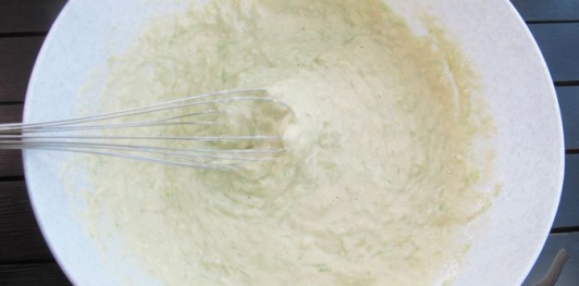 Кабачковые дрожжевые блины с помидорами, картошкой и сыром