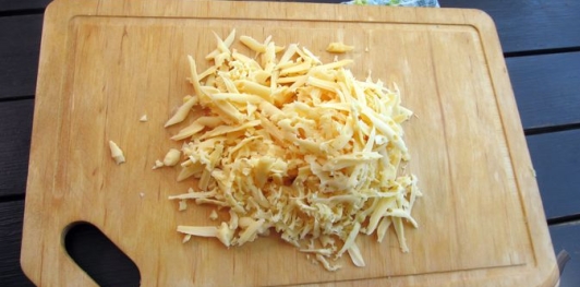 Кабачковые дрожжевые блины с помидорами, картошкой и сыром