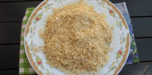 Кабачковые рулетики с колбасой и сыром