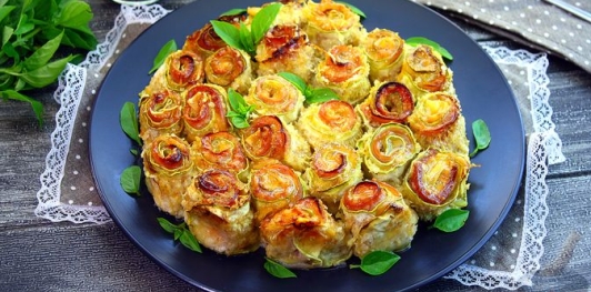 Кабачковые рулетики с колбасой и сыром