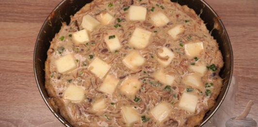 Куриный тарт с луково-сырной начинкой (без муки)