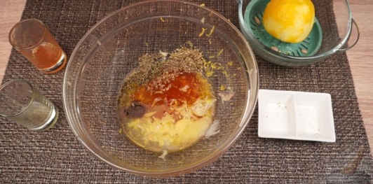 Рыба, запеченная с помидорами и оливками по-средеземноморски