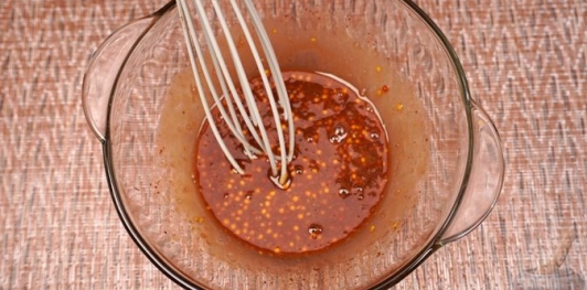 Салат со свёклой, малиной и сыром фета