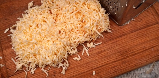 Свиная корейка с сыром и персиками, в духовке