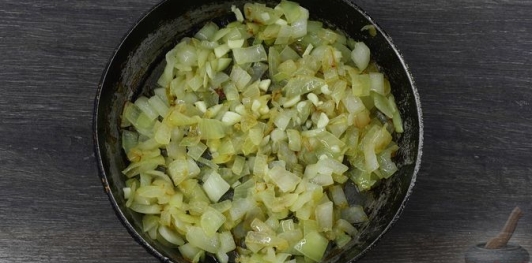 Запеканка из кабачков с помидорами, кукурузой и сыром