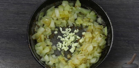 Запеканка из кабачков с помидорами, кукурузой и сыром