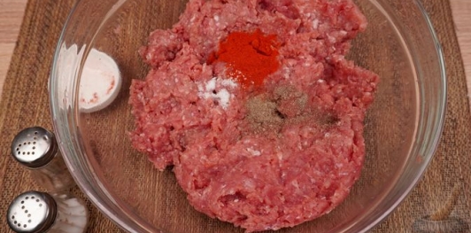 Запеканка из мясного фарша с кабачками