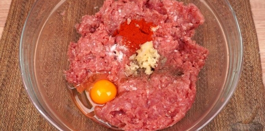 Запеканка из мясного фарша с кабачками