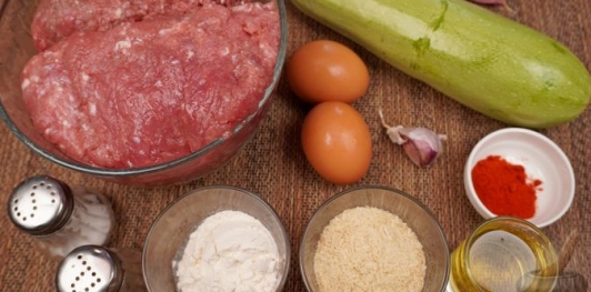 Запеканка из мясного фарша с кабачками