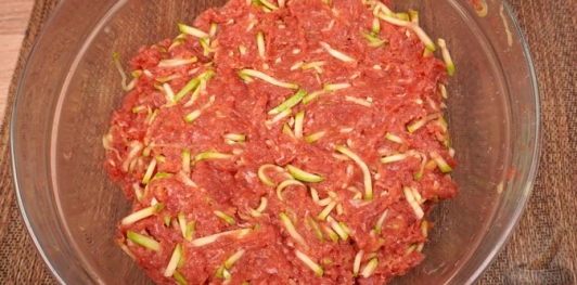 Запеканка из мясного фарша с кабачками