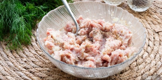 Баклажаны с фаршем, помидорами и сыром, в духовке