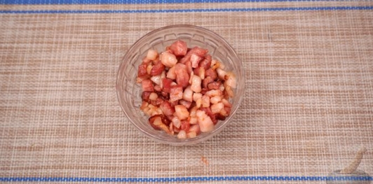 Домашняя лапша с творогом и беконом (Турошчуса)