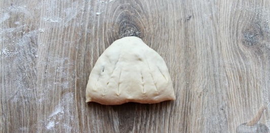 Дрожжевые пирожки с куриными желудочками и кабачками