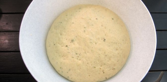 Дрожжевые рулетики с мясной начинкой