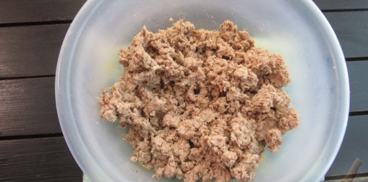 Дрожжевые рулетики с мясной начинкой