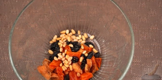 Фаршированные перепела с рисом, инжиром, курагой и кедровыми орехами