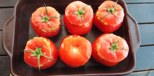 Фаршированные помидоры с курицей и рисом