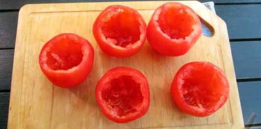 Фаршированные помидоры с курицей и рисом