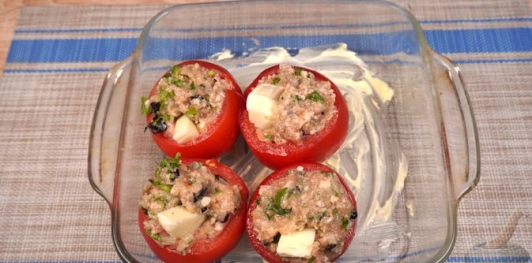 Фаршированные помидоры с мясом, гречкой и сыром
