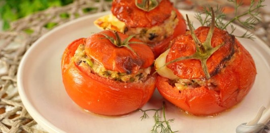 Фаршированные помидоры с мясом, гречкой и сыром