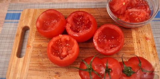 Фаршированные помидоры с мясом, гречкой и сыром