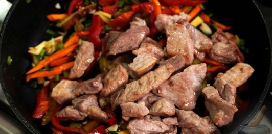 Фунчоза с мясом и баклажанами
