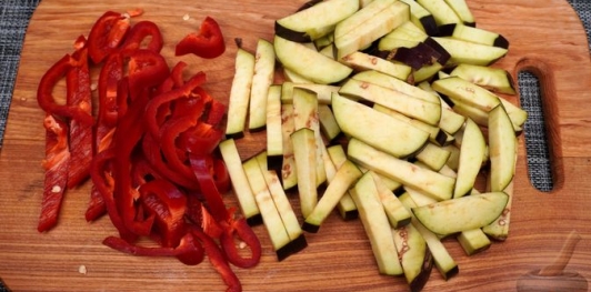 Фунчоза с мясом и баклажанами