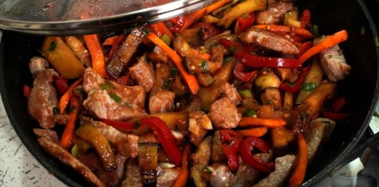 Фунчоза с мясом и баклажанами