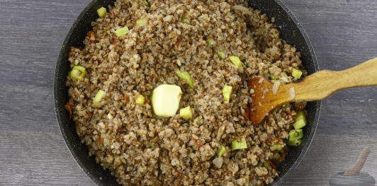 Гречка с фаршем и кабачками