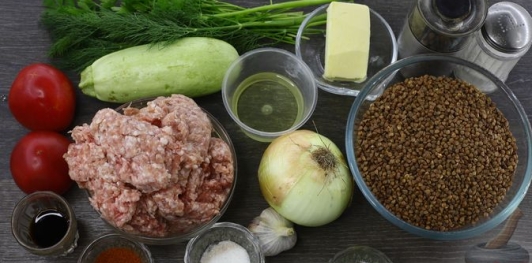 Гречка с фаршем и кабачками