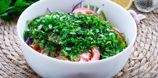 Кабачки, маринованные с помидорами и луком