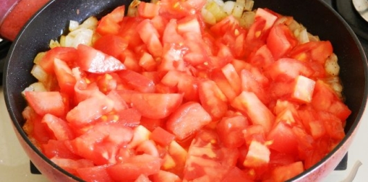 Капоната (баклажаны с помидорами, перцем и оливками)