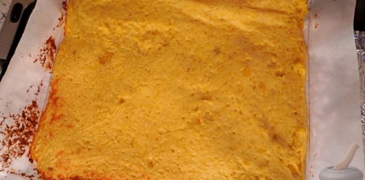 Картофельный рулет с грибами и сыром