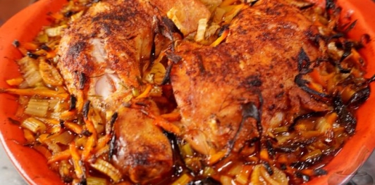 Куриные окорочка, запечённые с фенхелем и овощами