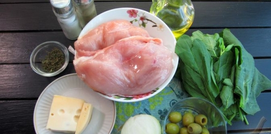 Куриные рулетики с сыром и шпинатом
