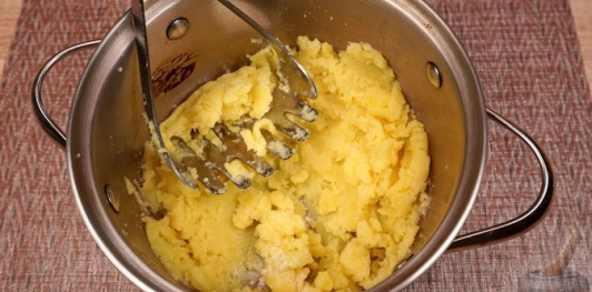 Макош нудли (картофельные нудли)