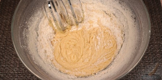Маковый пирог со сливами