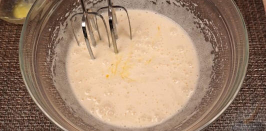 Маковый пирог со сливами