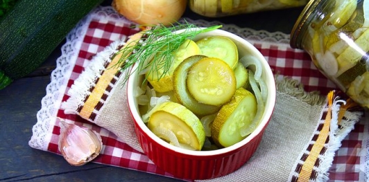 Маринованные кабачки с кориандром