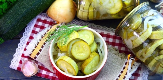 Маринованные кабачки с кориандром