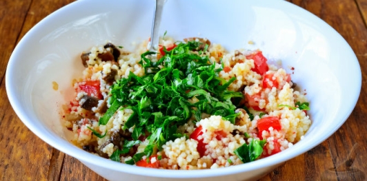 Перец, фаршированный кускусом с грибами и помидорами (в духовке)