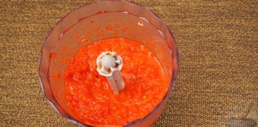 Перечная паста с чесноком и гранатовым соусом