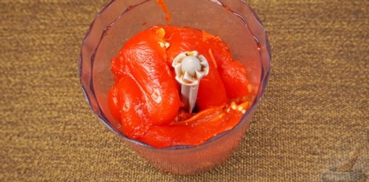 Перечная паста с чесноком и гранатовым соусом