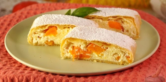Ретеш с творогом и абрикосами