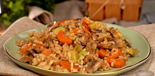 Рис с грибами и кабачками, на сковороде