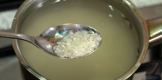 Рисовая запеканка с брокколи и помидорами черри