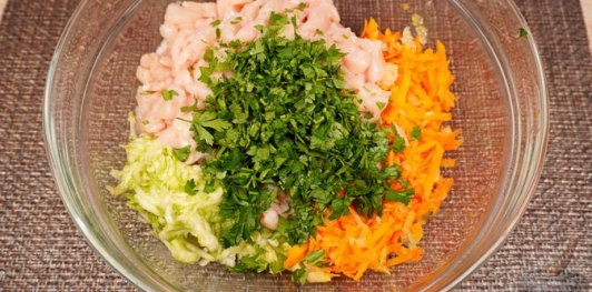 Рубленые куриные котлеты с кабачком